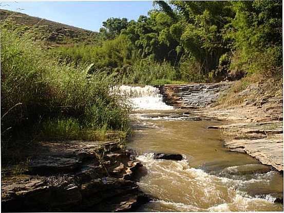 CACHOEIRA, POR DIEGO NICOMEDES DA SILVA - PIEDADE DE PONTE NOVA - MG