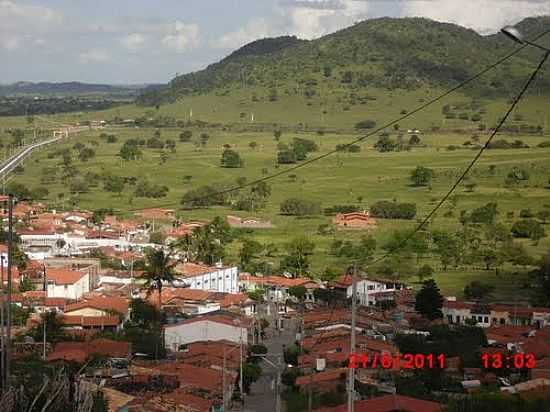 VISTA PARCIAL DA CIDADE E A SERRA DE ANGUERA-BA-FOTO:PEDRO JUNIOR DE JESU - ANGUERA - BA