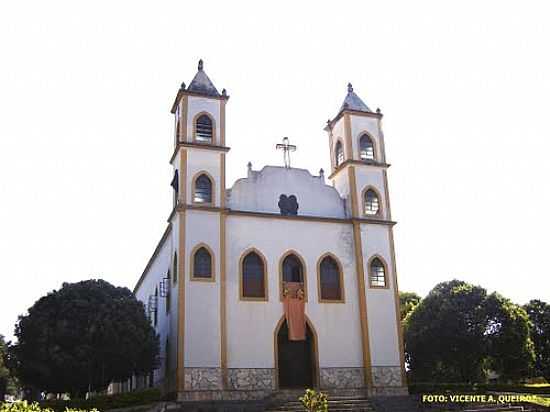 MATRIZ DE N.SRA.DO ROSRIO EM PIMENTA-FOTO:VICENTE A. QUEIROZ - PIMENTA - MG