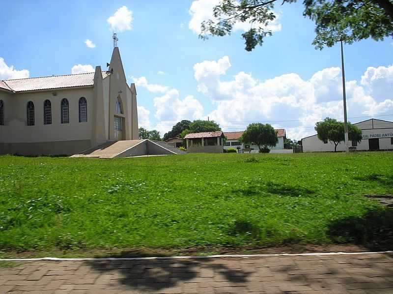 PINDABAS-MG-IGREJA MATRIZ-FOTO:IRIBERTO MOTA - PINDABAS - MG