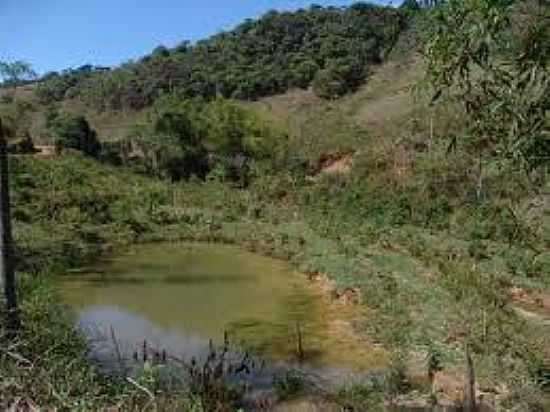 LAGOA EM PINHEIROS ALTOS-MG-FOTO:URBONU. - PINHEIROS ALTOS - MG