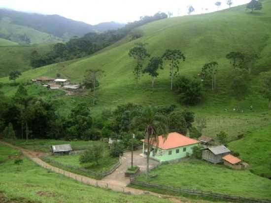 DESCIDA  SERRA DOS CAETS. PN, POR TEGORGULHO - PINTOS NEGREIROS - MG