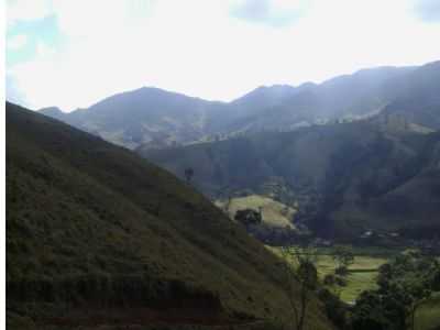 O PICO DA TUIUVA L NO FUNDO _ PN ., POR TERESA GORGULHO - PINTOS NEGREIROS - MG