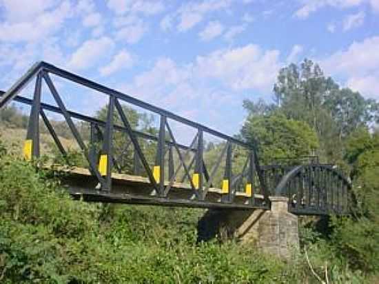 PONTE DE FERRO - PIRANGUINHO - MG