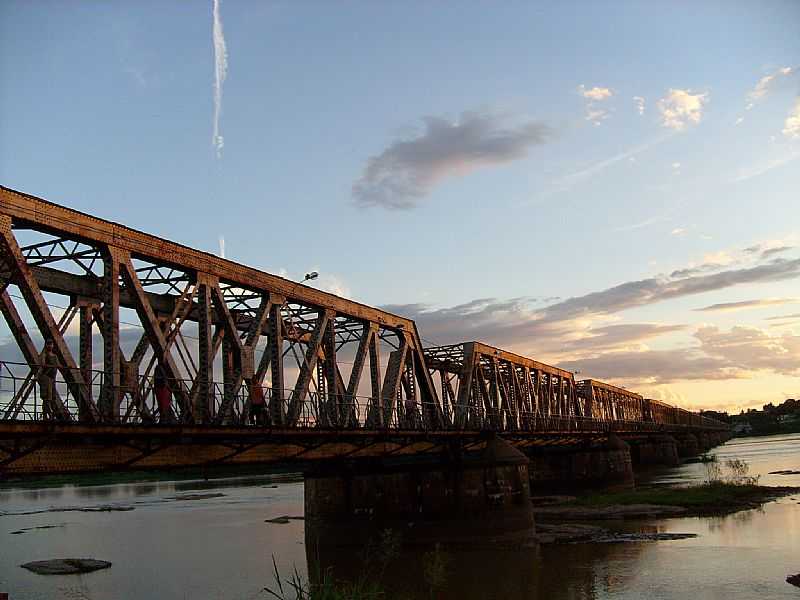 PIRAPORA-MG-PONTE MARECHAL HERMES-FOTO:ANDRECRX - PIRAPORA - MG