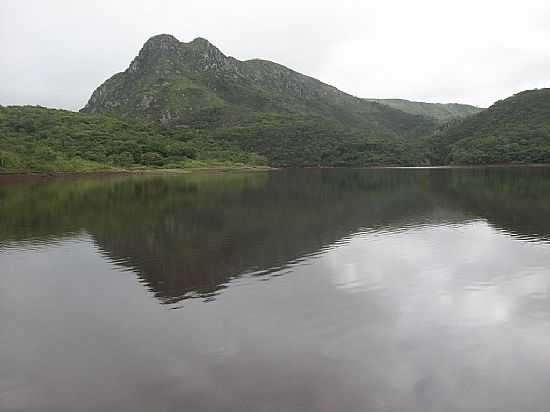 ANTNIO GONALVES-BA-MONTANHAS E O LAGO-FOTO:BARRO AMARELO - ANTNIO GONALVES - BA