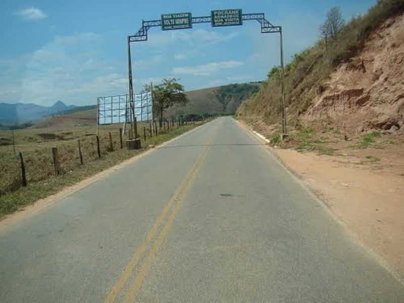 POCRANE-MG-PRTICO DE ENTRADA-FOTO:JAIRONUNES - POCRANE - MG