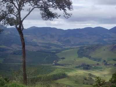 PEDRA DA TORRE, POR PABLO CARLOTO - PONTE ALTA DE MINAS - MG