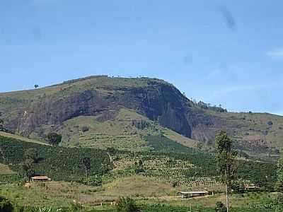 PEDRA DO BEIJA-FLOR PONTE ALTA DE MINAS POR DANIELA HERDY PEDROSA - PONTE ALTA DE MINAS - MG