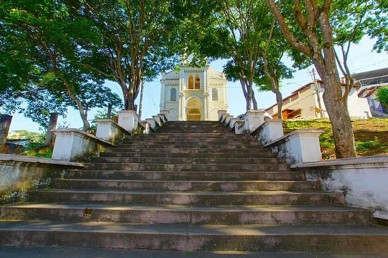 PONTE NOVA-MG-ESCADARIAS DA IGREJA DO ROSRIO-FOTO:SGTRANGEL - PONTE NOVA - MG