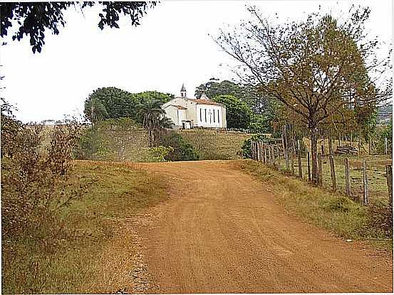 CAPELA DE SANTA CRUZ EM PONTO CHIQUE-FOTO:TIANTUNES - PONTO CHIQUE - MG