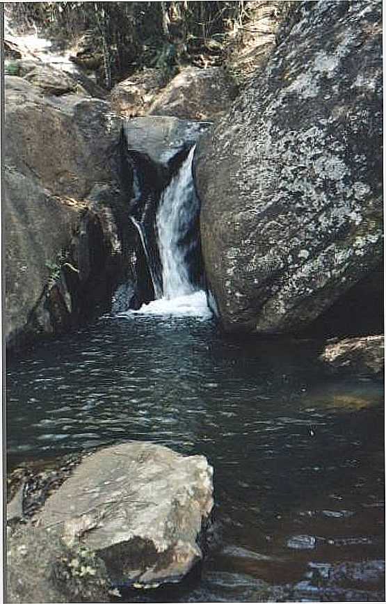 CACHOEIRA DO BUQUER EM POUSO ALTO-FOTO:JOSEANE GUIMARES - POUSO ALTO - MG