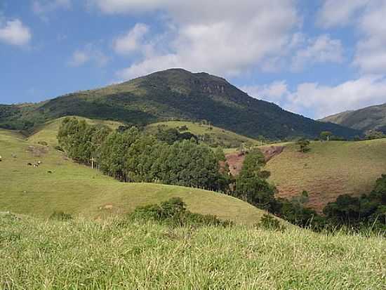 TRILHA PARA O PICO DO RACHADO EM POUSO ALTO-FOTO:JOSEANE GUIMARES - POUSO ALTO - MG