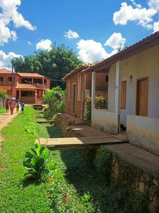 CASAS NO POVOADO DE BICHINHO EM PRADOS-MG-FOTO:ANDR LUS VIEIRA - PRADOS - MG