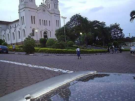 IGREJA MATRIZ-FOTO:ALEXANDRE BONACINI  - PRATPOLIS - MG