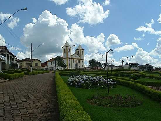 QUELUZITO-MG-PRAA DA MATRIZ-FOTO:ROGRIO SANTOS PEREI - QUELUZITO - MG