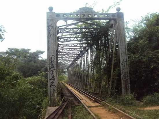 PONTE DE FERRO, POR ELIAS DA KOMBI - RAPOSOS - MG