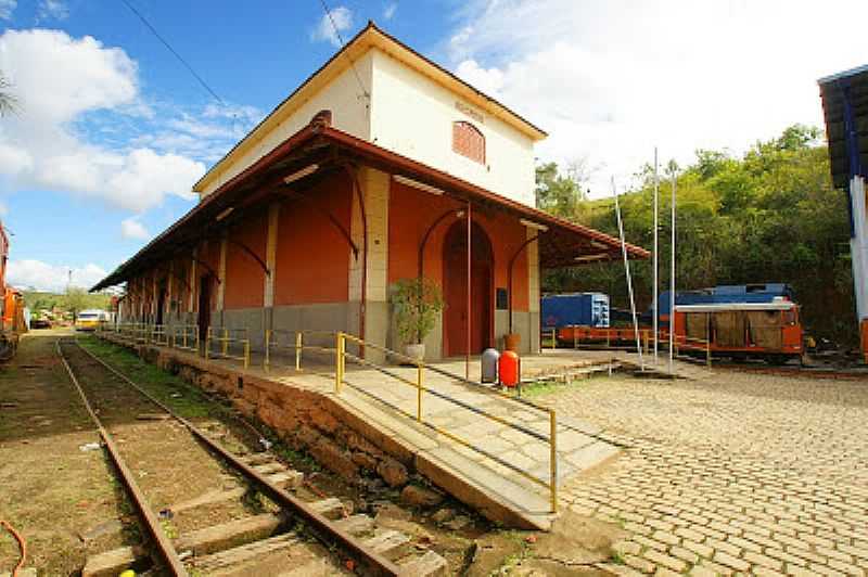 RECREIO-MG-ESTAO FERROVIRIA-FOTO:OLHANDODAJANELADOTREM. - RECREIO - MG
