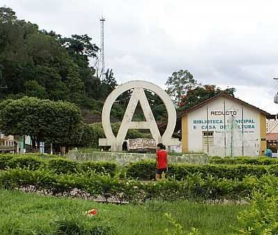 ANTIGA ESTAO FERROVIRIA REDUTO MG POR ELPIDIO J DE A - REDUTO - MG