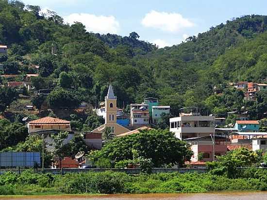 VISTA PARCIAL COM DESTAQUE PARA A IGREJA DE RESPLENDOR-MG-FOTO:BARBOSA - RESPLENDOR - MG