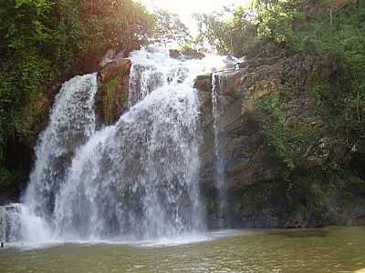 CACHOEIRA -CANTO DAS AGUAS EM RIO ACIMA POR WALDENICE BRANDO - RIO ACIMA - MG