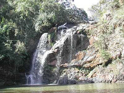 CACHOEIRA PASTINHO  POR FELIPE OLIVEIRA - RIO ACIMA - MG