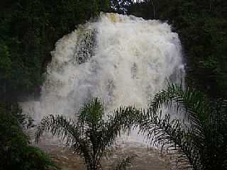 CACHOEIRA POR WALDENICE BRANDO - RIO ACIMA - MG