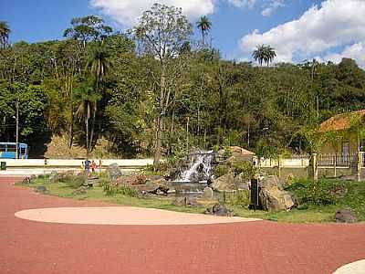 PRAA PREFEITO MILTON GONALVES DOS SANTOS POR UBIRAJARA BARBOSA - RIO ACIMA - MG