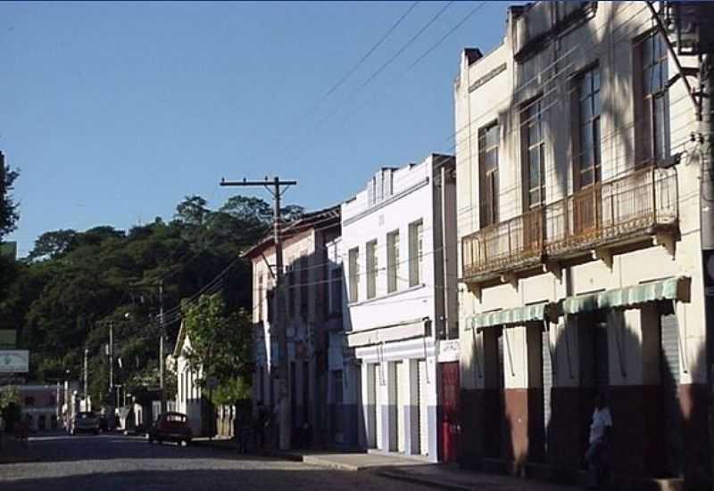 RIO CASCA-MG-CASARES NA AV.SENADOR CUPERTINO-FOTO:MEGATIMES.COM.BR  - RIO CASCA - MG