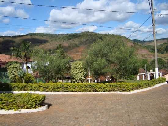 PRAA DA IGREJA DO SENHOR BOM JESUS, POR MARCOS - RIO PIRACICABA - MG