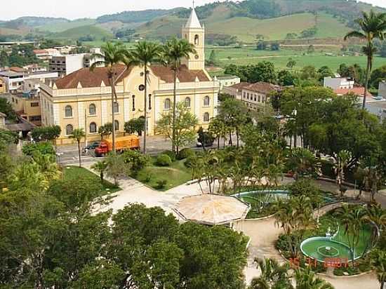 PRAA E IGREJA DE SO MANOEL-FOTO:RICARDO BERNARDINO - RIO POMBA - MG