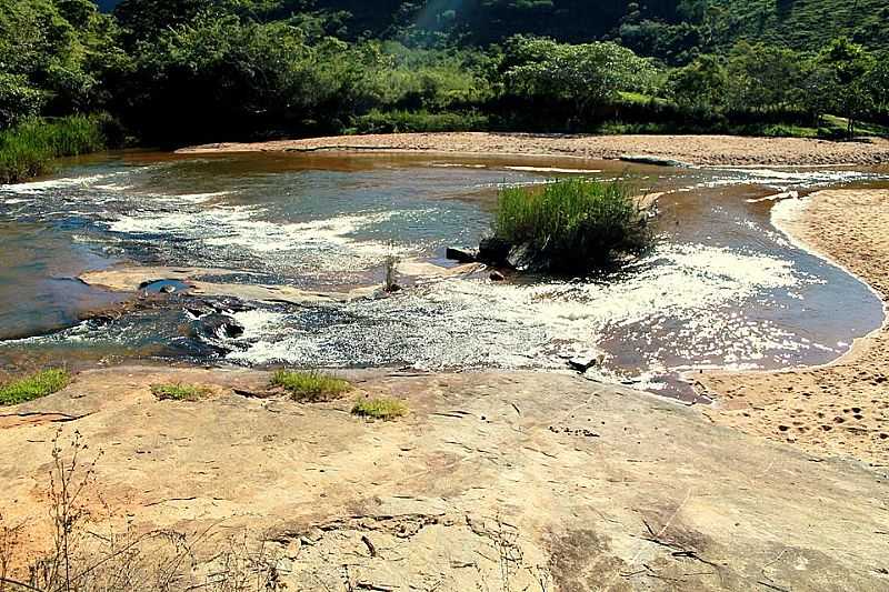 RIO PRETINHO-MG-CACHOEIRA-FOTO:EMERSONC - RIO PRETINHO - MG