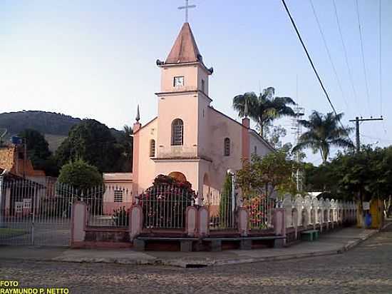 IGREJA EM ROA GRANDE-MG-FOTO:RAYMUNDO P NETTO - ROA GRANDE - MG