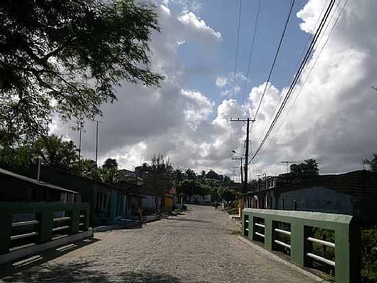 PONTE EM ARATUPE-BA-FOTO:ANDRE L. S. LACERDA - ARATUPE - BA