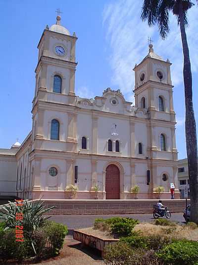 IGREJA DE NSA. SRA. DO SANTSSIMO SACRAMENTO, SACRAMENTO, MG POR ELIZIO COTRIN - SACRAMENTO - MG