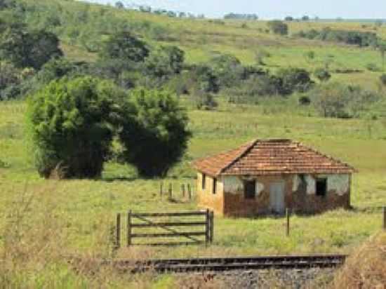 CASA ANTIGA EM REA RURAL-FOTO:OLINTOCRISTO - SALITRE DE MINAS - MG