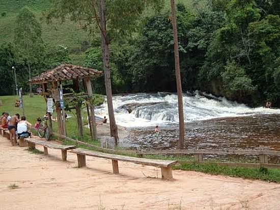 CACHOEIRA-FOTO:RODRIGO P. PASSOS  - SANTA BRBARA DO MONTE VERDE - MG