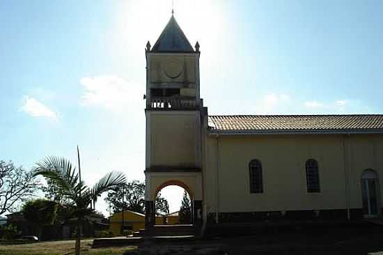 VISTA LATERAL DA IGREJA-FOTO:PROFGILSON  - SANTA CRUZ DA APARECIDA - MG