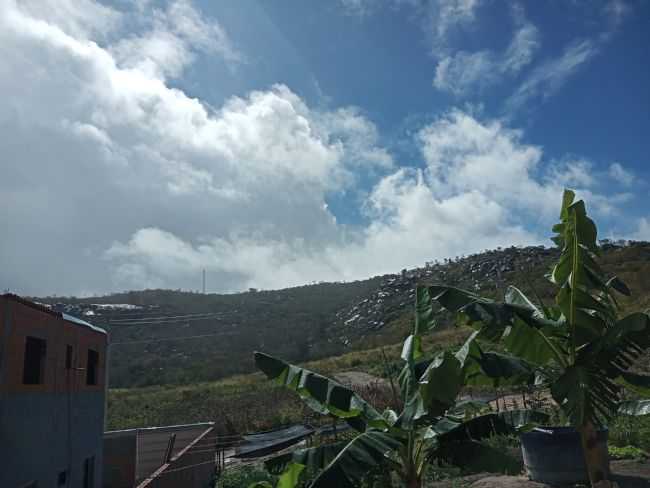 DIA ENSOLARADO, POR TATTIENNY - SANTA CRUZ DE SALINAS - MG