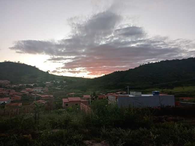 POR DO SOL, POR TATTIENNY - SANTA CRUZ DE SALINAS - MG
