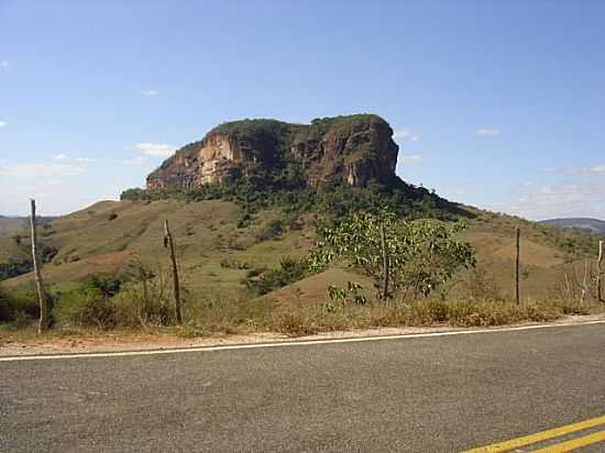 PEDRA DO ESCALVADO EM SANTA CRUZ DO ESCALVADO-MG-FOTO:MARCIO DOS SANTOS AL - SANTA CRUZ DO ESCALVADO - MG