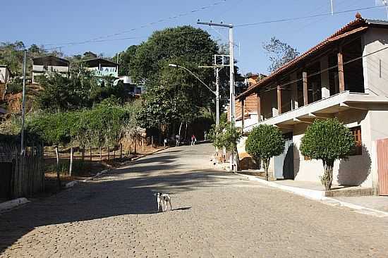 SANTA CRUZ DO ESCALVADO-MG-RUA DE SANTA CRUZ-FOTO:IANOBRE - SANTA CRUZ DO ESCALVADO - MG