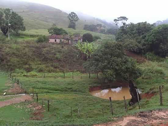 STIO MERENGO EM SANTA CRUZ DO ESCALVADO-MG-FOTO:RAFAEL SGUIZZATO - SANTA CRUZ DO ESCALVADO - MG