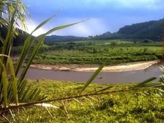 PAISAGEM NA ESTRADA-FOTO:GUI TORRES [PANORAMIO] - SANTA LUZIA - MG