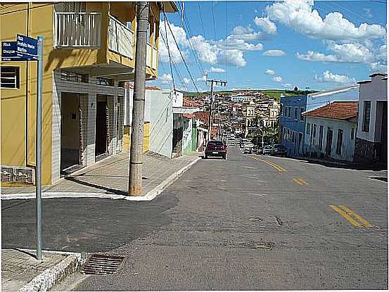 SANTA RITA DE CALDAS-MG-RUA PREFEITO NESTOR MARTINS-FOTO:LUIZ SALOMO - SANTA RITA DE CALDAS - MG