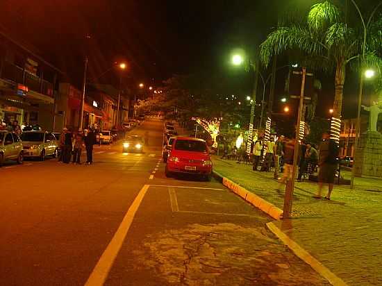 SANTA RITA DE CALDAS-MG-VISTA NOTURNA DA PRAA MONSENHOR ALDERIGI-FOTO:LUIZ SALOMO - SANTA RITA DE CALDAS - MG