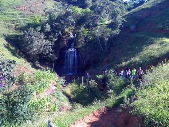 CACHOEIRA NO BOM RETIRO, POR JLIO CESAR ZEFERINO - SANTA RITA DE OURO PRETO - MG