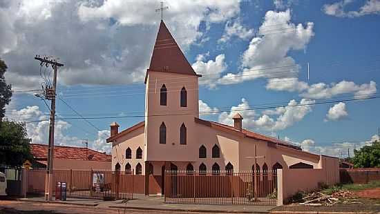 SANTA VITRIA-MG-PARQUIA DE SO CRISTVO-FOTO:MARCOS MARINHO DE MEDEIROS - SANTA VITRIA - MG