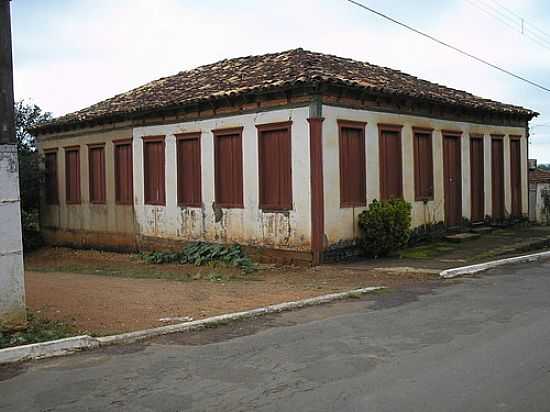 CASARO-FOTO:GUARDIAODOCERRADO  - SANTANA DE PATOS - MG