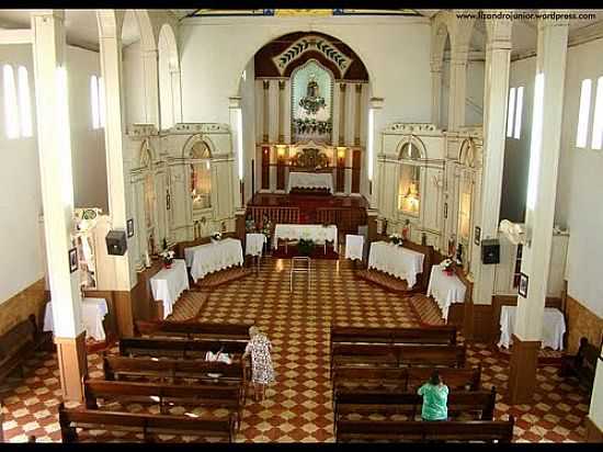 INTERIOR DA IGREJA DE SANTANA-FOTO:LIZANDRO JNIOR - SANTANA DE PATOS - MG